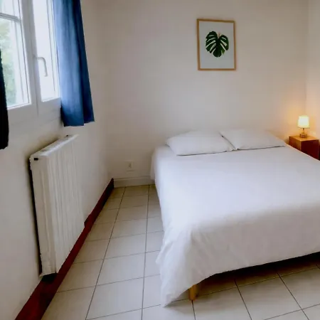 Maison 8 Personnes - 3 Mn Du Centre D'ax, Barbecue, Randos, Thermes بيت للعطل آكس ليه تيرْم